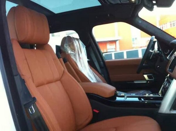 17款路虎揽胜行政3.0 汽油/柴油性能大PK-图9