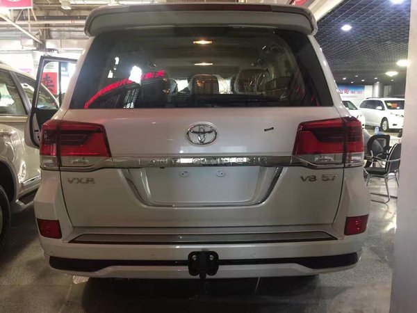 17款全新到店豐田酷路澤5700 白色V8價(jià)格-圖11