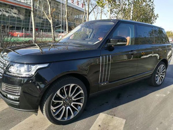 路虎攬勝創(chuàng)世加長(zhǎng)5.0尊崇 黑曜版巔峰SV-圖6