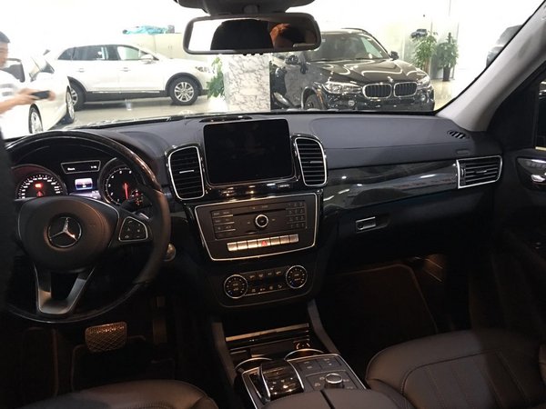 17款奔馳GLS450現(xiàn)車 八月特降100萬絕殺-圖4