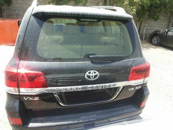 頂配豐田酷路澤5700V8導(dǎo)購 16款5700現(xiàn)車-圖6