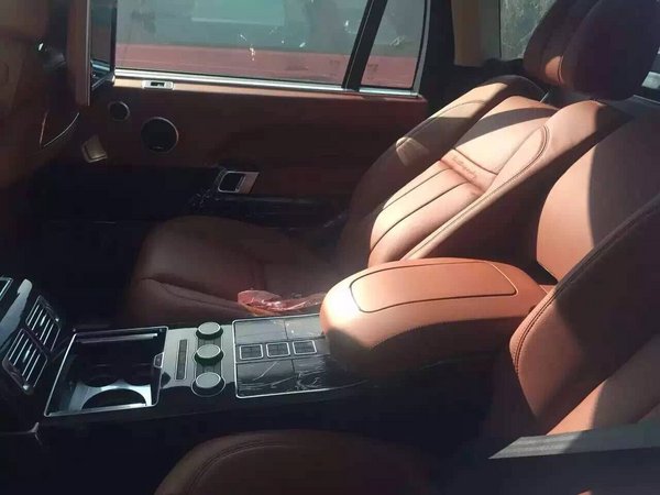 路虎攬勝行政版現(xiàn)車 王者氣質(zhì)七夕飚底價-圖7