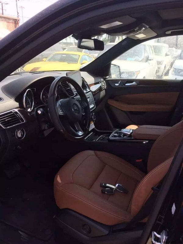 2017款奔馳GLS400中規(guī)美規(guī)區(qū)別 GLS價(jià)格-圖4