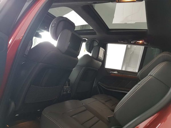 17款奔馳GLS63AMG現(xiàn)車 紅色一臺引爆激情-圖4