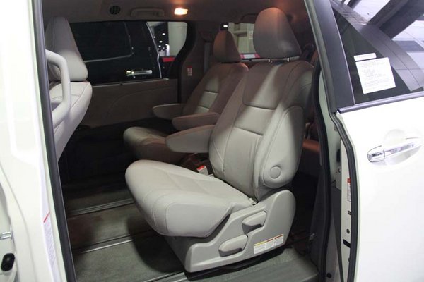 16款丰田塞纳3.5L代理 商务房车最新价格-图7