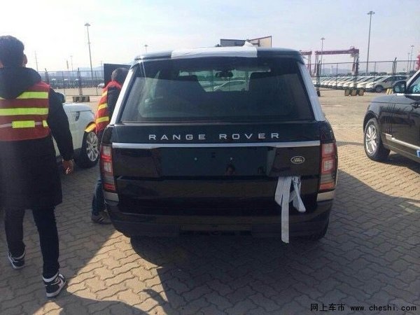 路虎揽胜行政调搭配与设计 格外闪耀魅力-图12