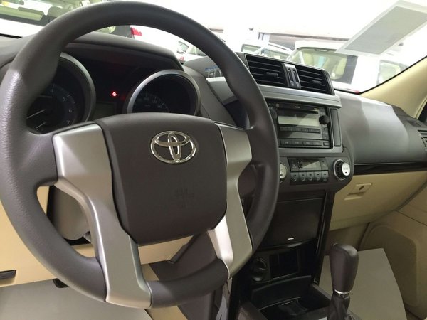 2016款豐田霸道2700現(xiàn)車 37萬起優(yōu)惠難擋-圖4