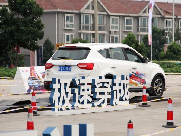 超级都市SUV-东风风光580超级挑战赛-图9