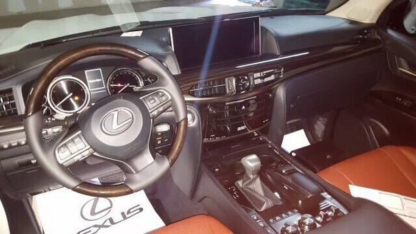 17款雷克萨斯LX570 八座顶配港口独惠价-图6