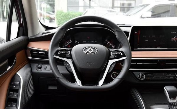 上汽大通首辆SUV  D90一辈子就这一款了-图5