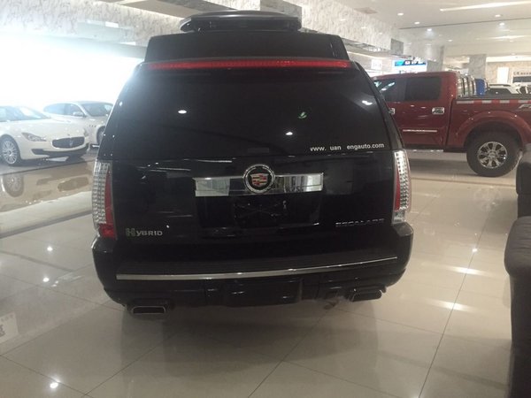 凱迪拉克總統(tǒng)一號(hào)現(xiàn)車 高端SUV特價(jià)170萬(wàn)-圖3