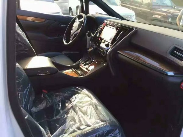 16款丰田埃尔法降价 豪华保姆车76.1万起-图5