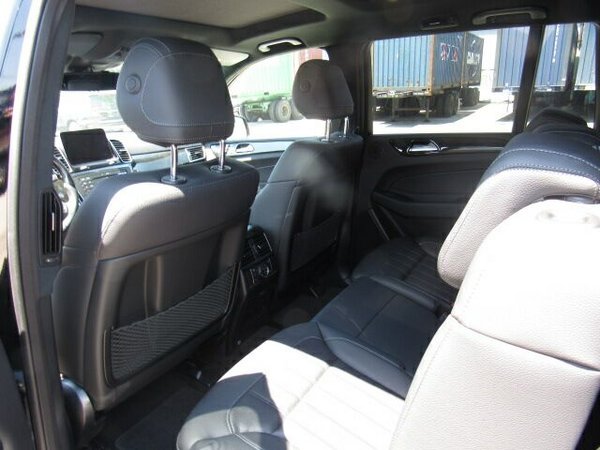 2017款奔馳GLS450現(xiàn)車報(bào)價(jià) 凝聚尖端新配-圖7