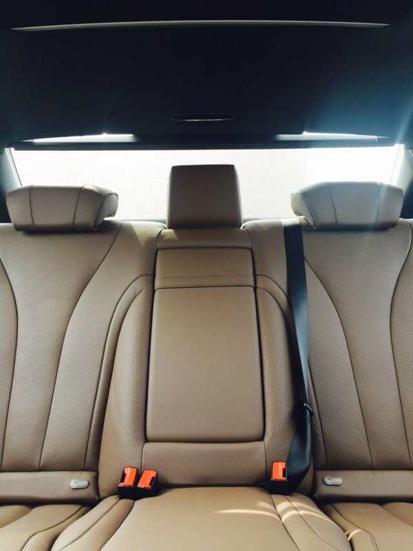 17款奔驰S550e油电混合两驱 飚底140万起-图6