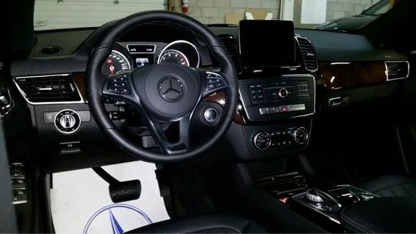 17款加版奔馳GLS450 七座大空間商務(wù)現(xiàn)車-圖6