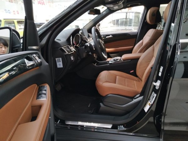 2017款奔驰GLS450 自驾新神器配置大比拼-图6