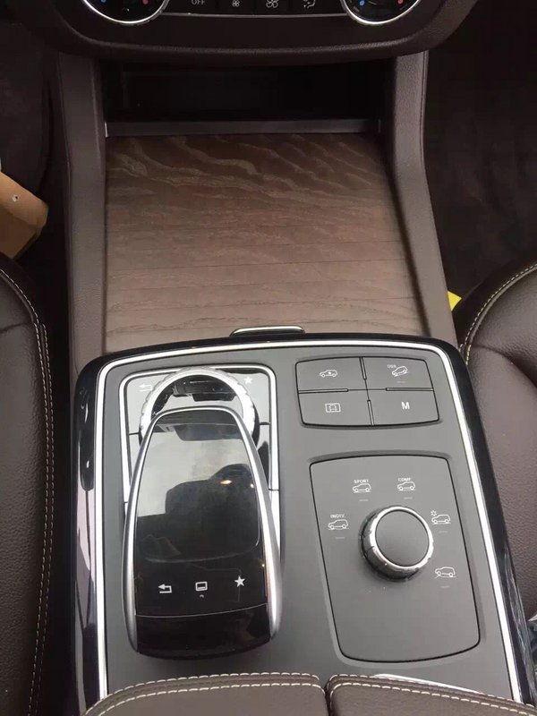 17奔馳GLS450現(xiàn)車入港 配置公開首批優(yōu)惠-圖8