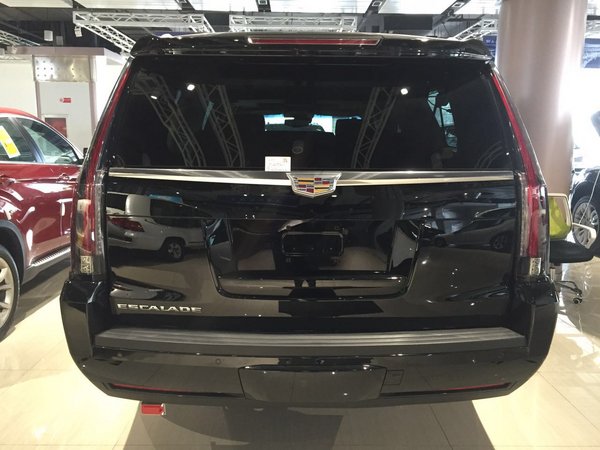 凯迪拉克凯雷德四驱6.2L 越野路面上王者-图3