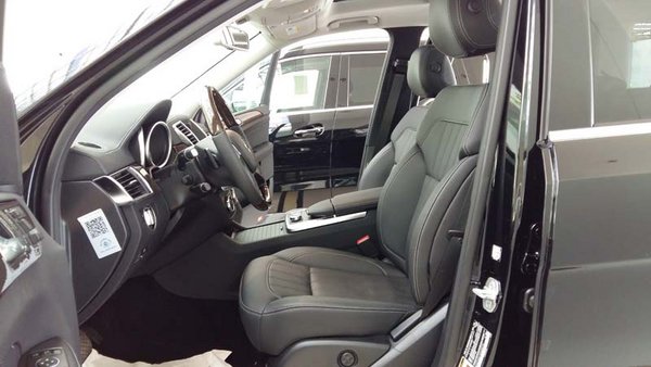 奔馳GL450超強(qiáng)勁SUV 最低價(jià)格驚現(xiàn)自貿(mào)區(qū)-圖4