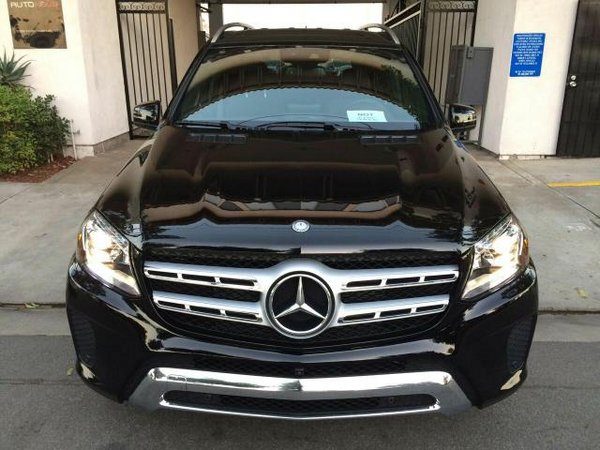 18款加版奔驰GLS450 多辐轮小牛皮135万-图2