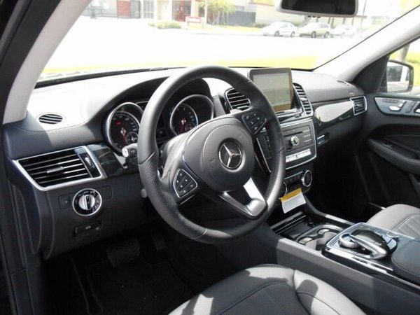 奔馳GLS450提車流程導(dǎo)購 17款GLS450價格-圖4