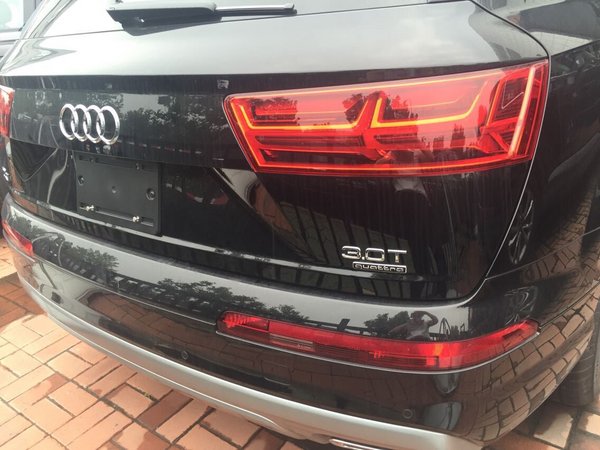 2016款?yuàn)W迪Q7現(xiàn)車 時(shí)尚越野新寵報(bào)價(jià)65萬(wàn)-圖6