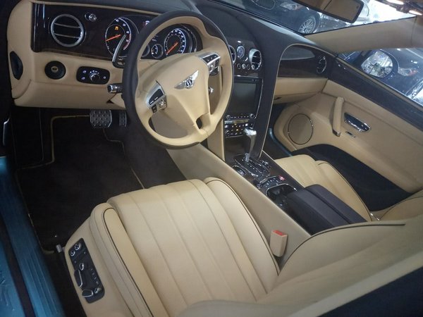 2016款宾利飞驰4.0 飞驰W12富豪的首选车-图6