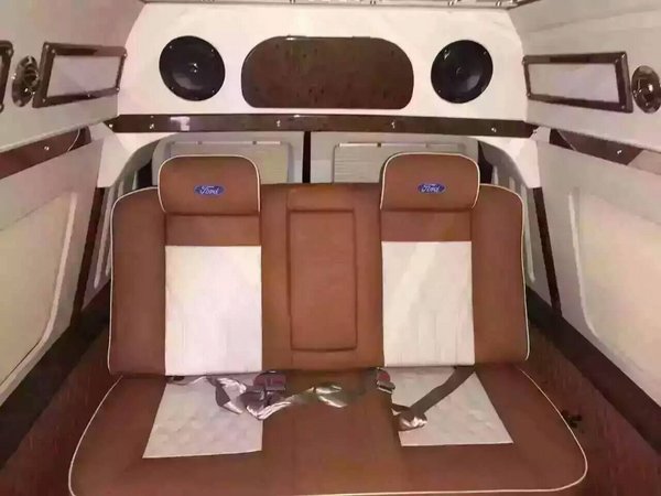福特E350明星保姆车 外观内饰配置全解析-图6