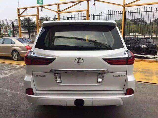2016款雷克薩斯LX570 熱門越野連番特降-圖5
