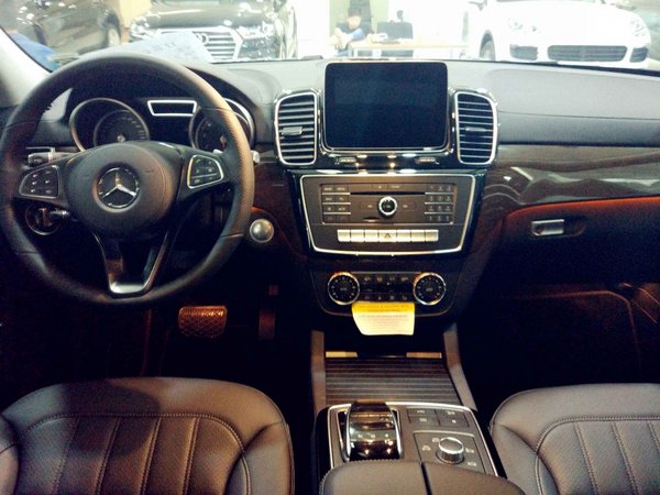 奔馳GLS450天津現(xiàn)車 特價(jià)101萬全國熱銷-圖4