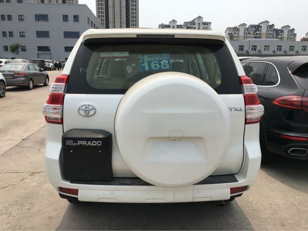 2017款中東版霸道3000柴油版現(xiàn)車可分期-圖2