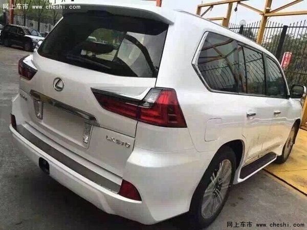 16款雷克萨斯LX570 彪悍配置凌志降价了-图4