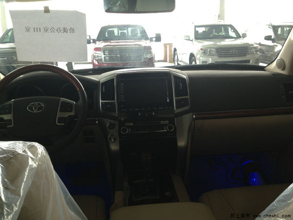 丰田兰德酷路泽5700 14款中东版原装高配