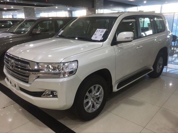 17款丰田酷路泽4000 新车实拍解密新越野-图3