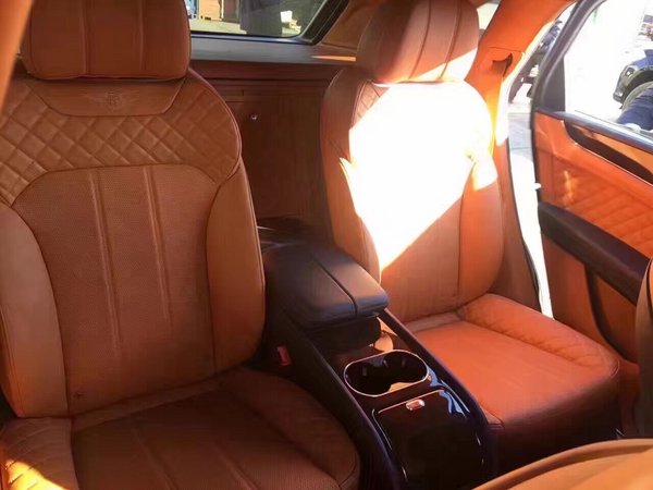 17款欧规宾利添越6.0T 土豪座驾空前降价-图10