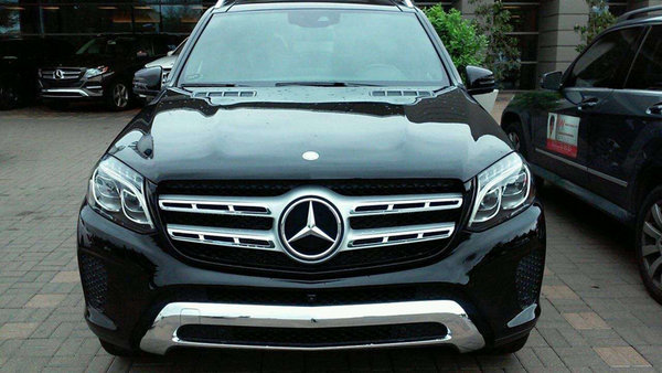 17奔馳GLS450首批入港 轟動(dòng)全港現(xiàn)車低價(jià)-圖3