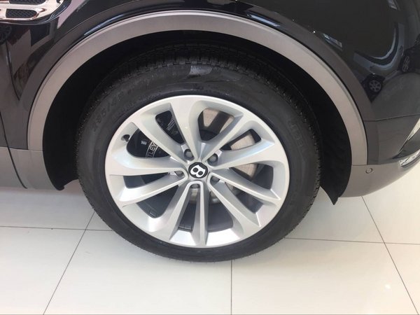 纯进口宾利添越6.0T现车 富商专驾特惠价-图8