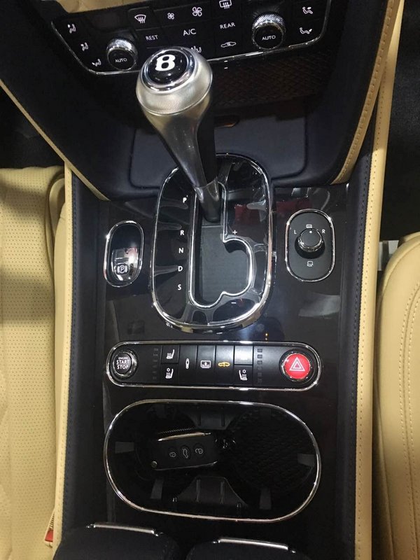 2016款宾利飞驰V8现车 4.0T飞驰劲促底惠-图6