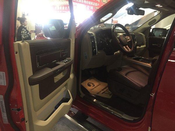 17款道奇公羊长角号疯狂直降 皮卡领头羊-图4