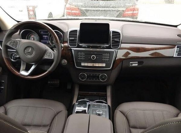 17款奔驰GLS450优惠促销 舒适驾乘感受-图4