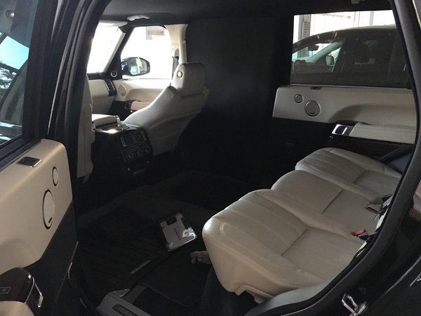路虎攬勝創(chuàng)世加長版3.0/5.0 強大四驅(qū)SUV-圖6