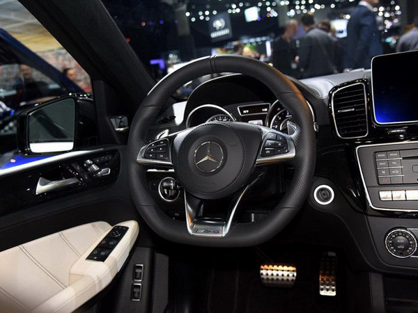 17款奔馳GLS63AMG 頂級SUV秒殺勢不可擋-圖4