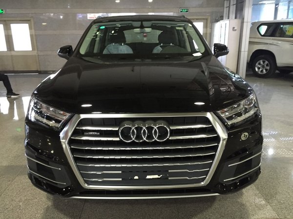奧迪Q7現(xiàn)車2.0T/3.0T 全國最低價56萬起-圖2