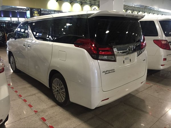 16款丰田埃尔法中规版 公认港星出行房车-图3