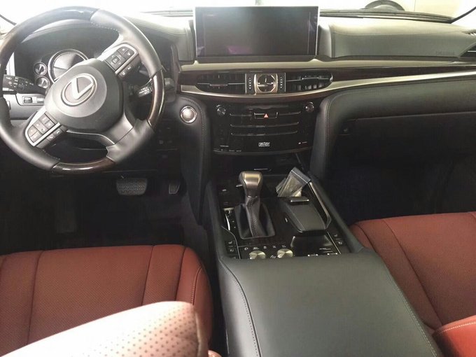 18新款雷克萨斯LX570 外驭豪迈内蕴尊崇-图4