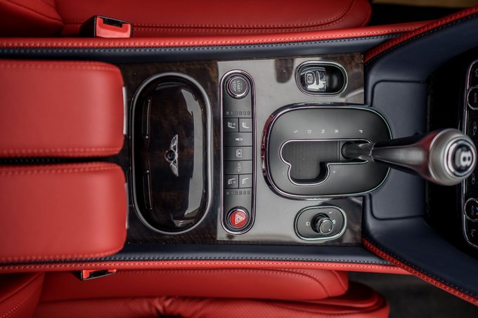 18款宾利飞驰V8S直销 本家现车特价出2台-图12