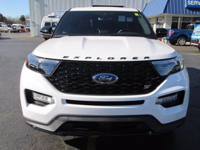 福特全新探险者ST实拍搭3.0T/配熏黑外观套件-图1