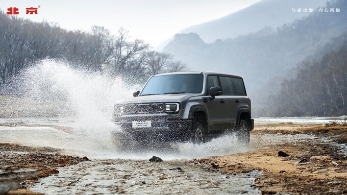 18.98万元全新BJ40刀锋英雄版上市全时四驱+三把锁-图9