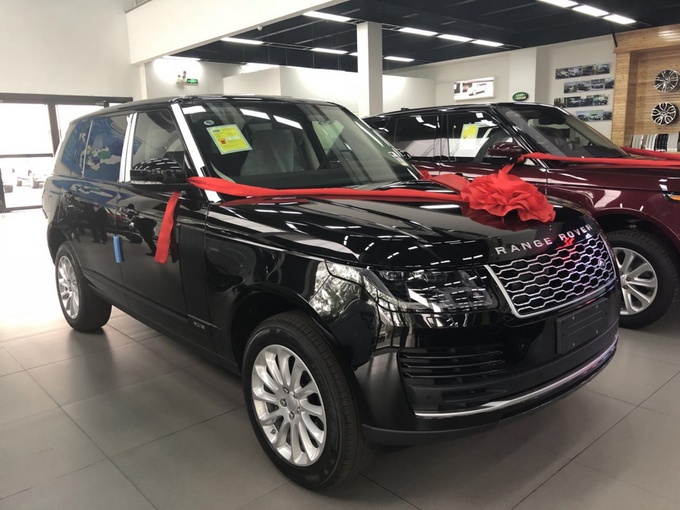 18款路虎揽胜行政3.0汽油加长现车优惠-图4