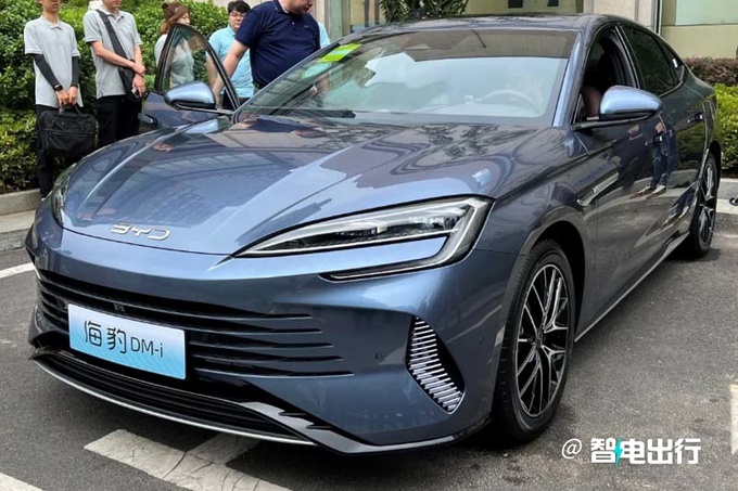 比亚迪海豹DM-i街拍8月预售并上市 纯电续航200km-图1